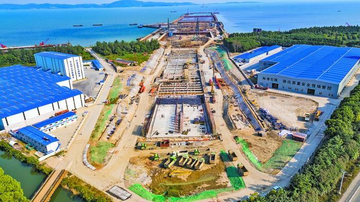 2018年10月18日，太湖隧道施工打通水陸連接。