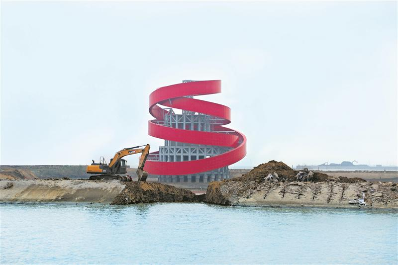 2020年11月16日上午10時，650米修建好的隧道被順利“埋”入湖底。至此，蘇錫常南部高速公路太湖隧道馬山段全部實現(xiàn)陸島通道轉(zhuǎn)換，碧玉螺造型的風亭“浮”出水面，因施工被封閉兩年之久的十里明珠堤于15日恢復(fù)通行，隧道進入全新的施工階段。