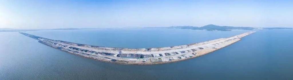2021年3月27日，太湖隧道實現(xiàn)全線底板貫通。