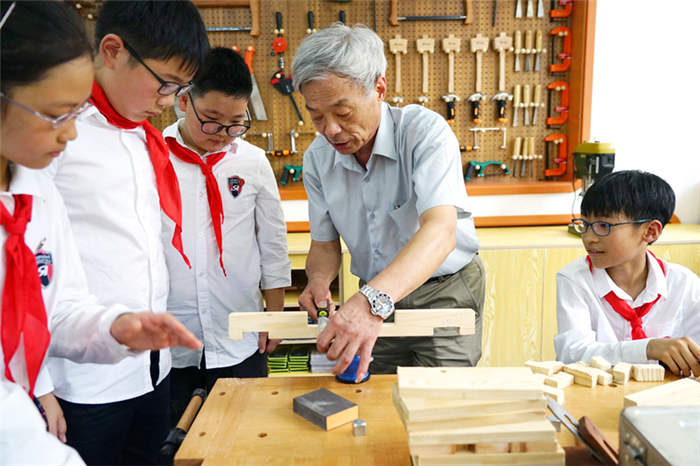 退休煥“新顏”，無(wú)錫這群老教師的“新課堂”有料又有趣