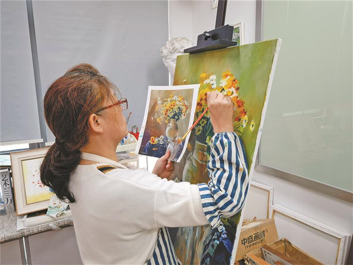 江蘇無(wú)錫：銀發(fā)學(xué)堂“扎根”社區(qū)，讓老年人在家門(mén)口樂(lè)享“夕陽(yáng)紅”